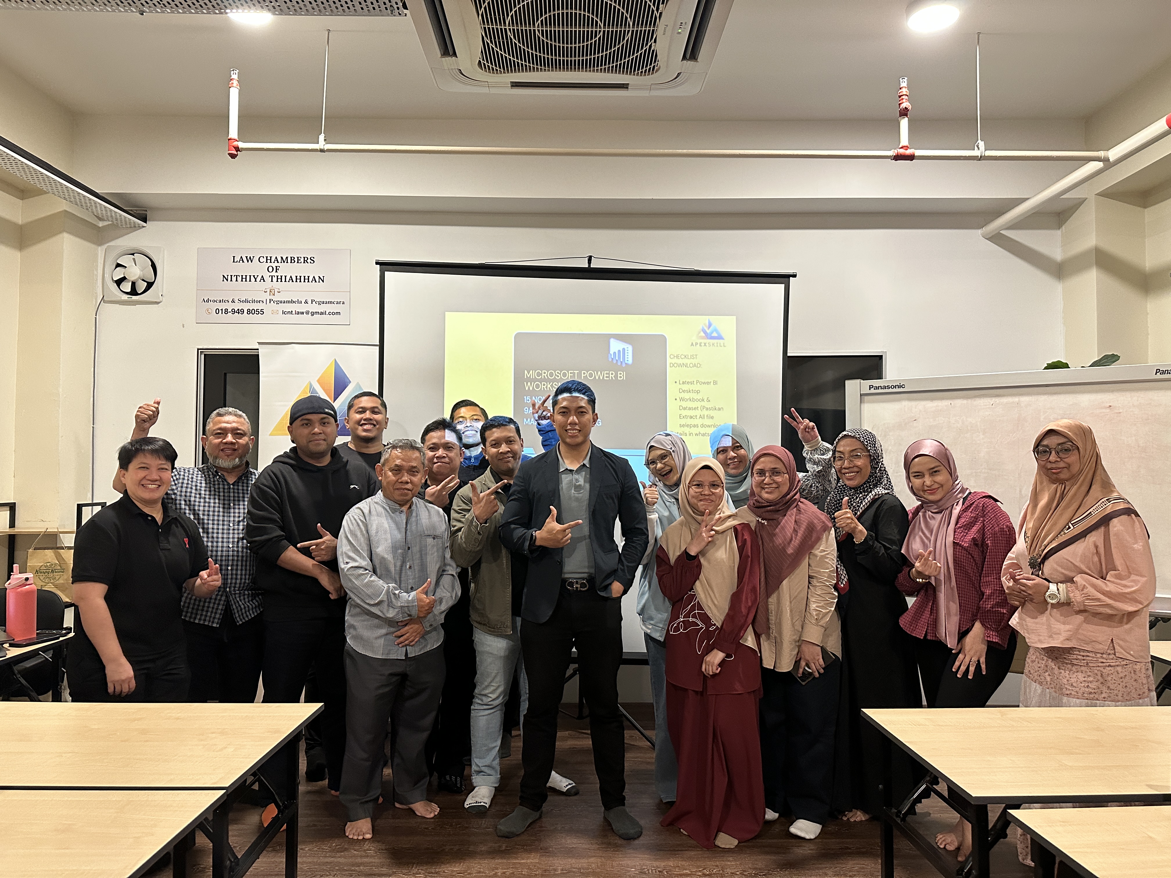 Team collaboration during data analytics training session